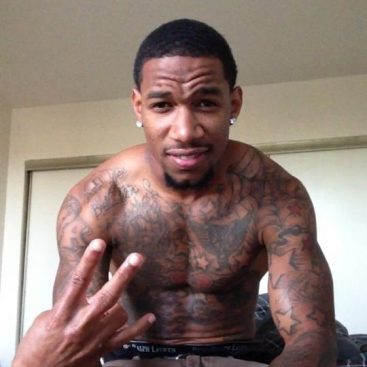 Comedian Donovan Weatherspoon aka 2realmacdatfees Showing Off His