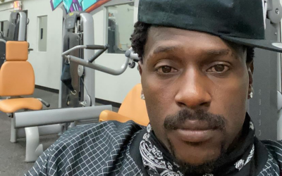 Antonio Brown Re-Signs with the Bucaneers After Settling His Rape Case